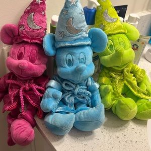 3 Disney Parks Mickey Stuff Animals